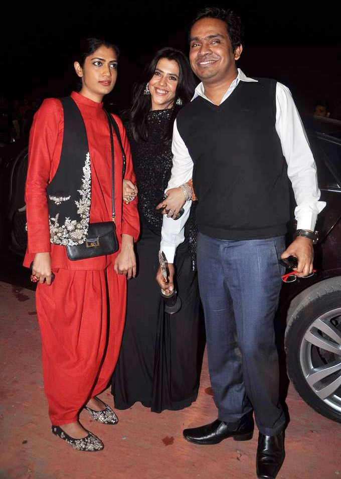 स्‍टारडस्‍ट अवॉर्ड की रात की रंगीनियां | बोल्‍ड होती बालाएं