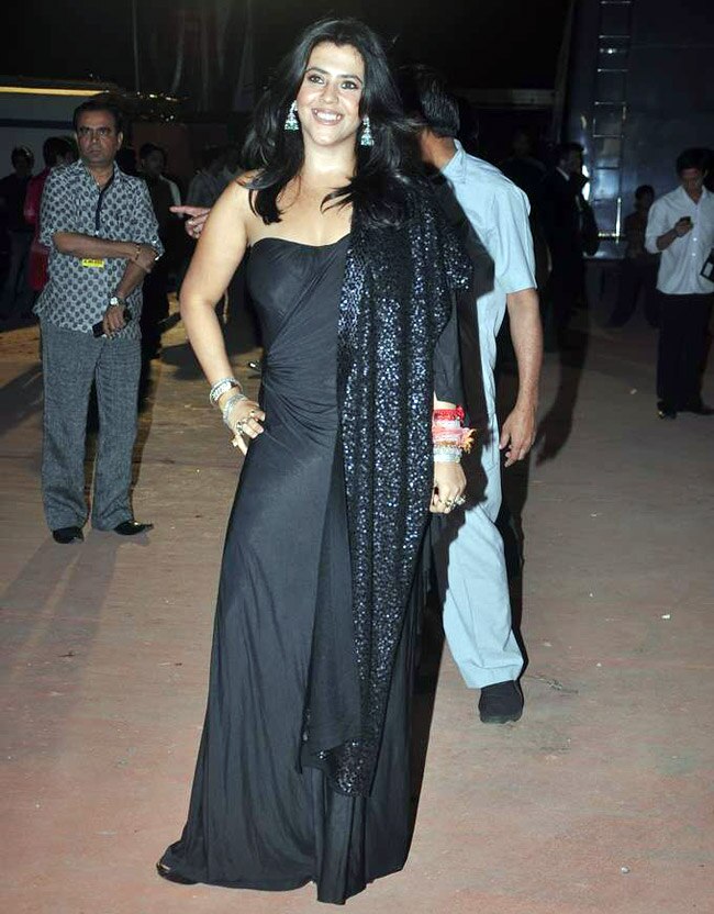 स्‍टारडस्‍ट अवॉर्ड की रात की रंगीनियां | बोल्‍ड होती बालाएं