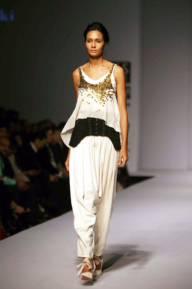 विल्‍स फैशन वीक के चौथे दिन की झलकियां...| फोटो: Day 3