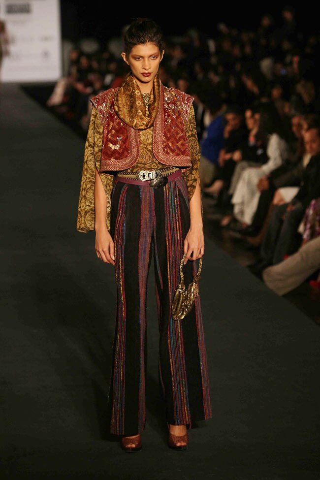 तरुण तहलियानी के शो में  मॉडलों का जलवा