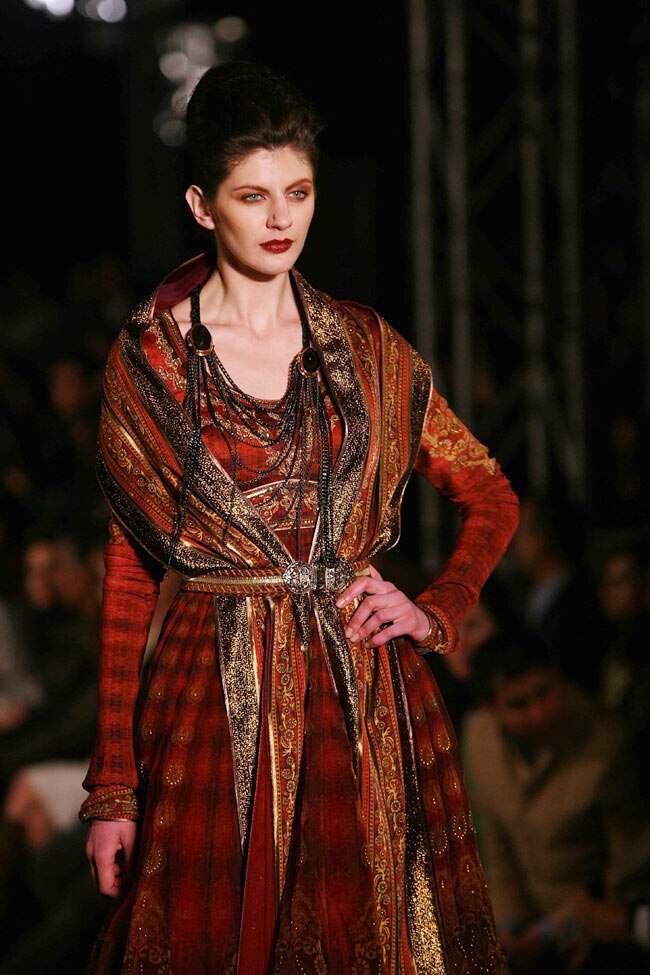 तरुण तहलियानी के शो में  मॉडलों का जलवा