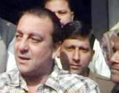 06 फरवरी 2012: तस्‍वीरों में देखें दिनभर की बड़ी खबरें | पढ़ें