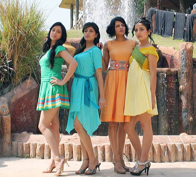 साक्षी प्रधान का ऊ ला ला ला... | बोल्‍ड होती बालाएं