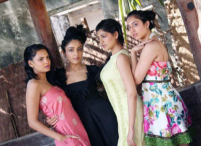 साक्षी प्रधान का ऊ ला ला ला... | बोल्‍ड होती बालाएं