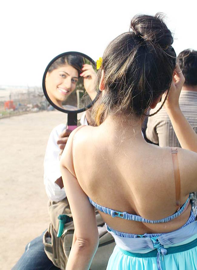 साक्षी प्रधान का ऊ ला ला ला... | बोल्‍ड होती बालाएं