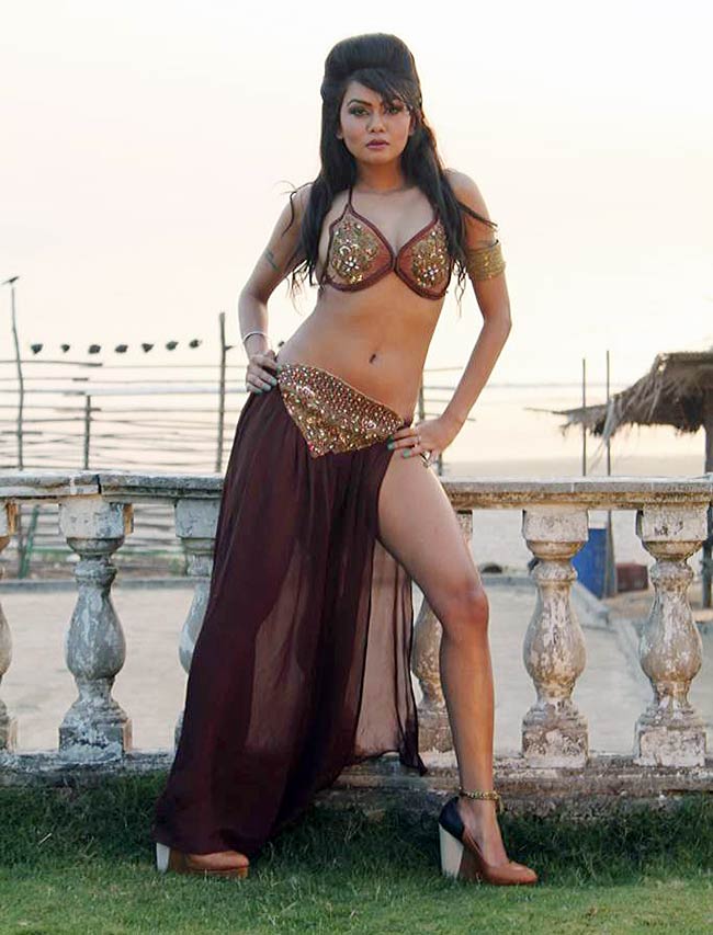 साक्षी प्रधान का ऊ ला ला ला... | बोल्‍ड होती बालाएं