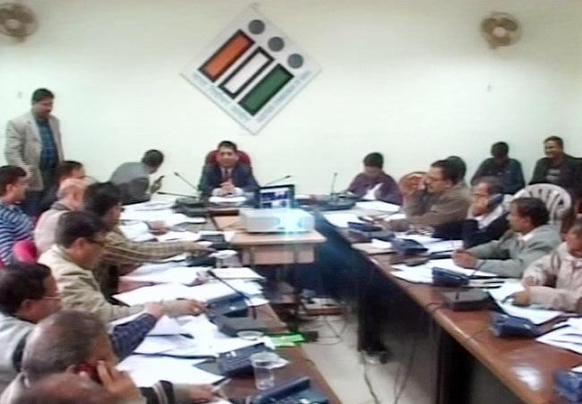 तस्‍वीरों में यूपी के चुनावी महासमर का तीसरा दौर