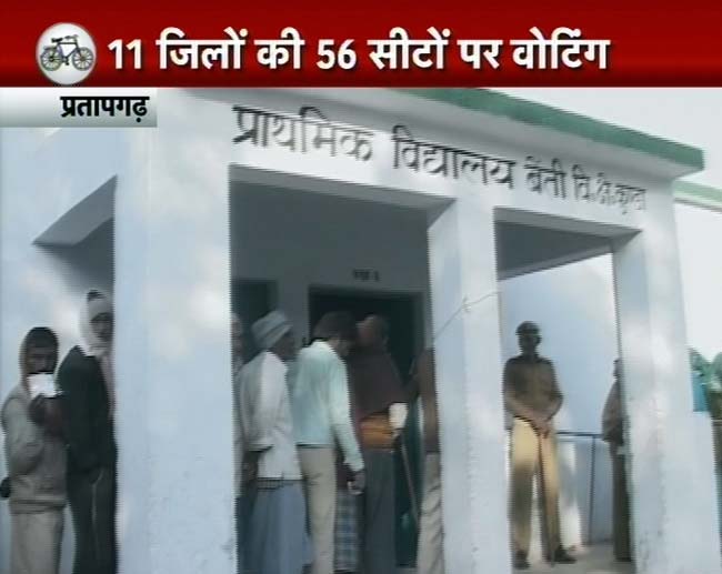 देखिए यूपी में चौथे दौर के चुनाव की तस्‍वीरें