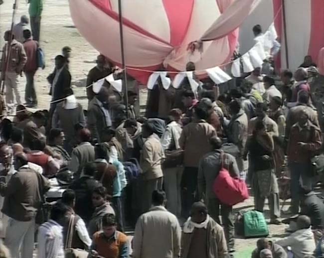 देखिए यूपी में चौथे दौर के चुनाव की तस्‍वीरें