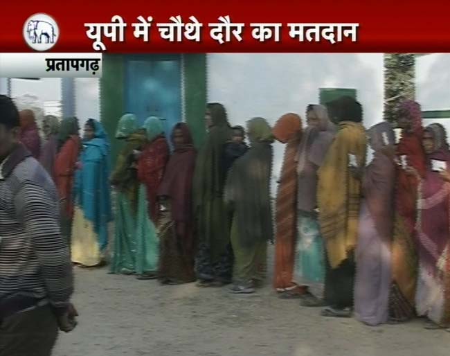 देखिए यूपी में चौथे दौर के चुनाव की तस्‍वीरें