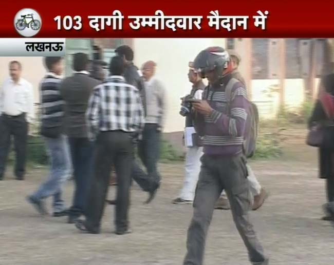 देखिए यूपी में चौथे दौर के चुनाव की तस्‍वीरें