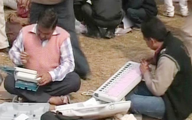 यूपी में शुरू हुआ चुनावी महादंगल