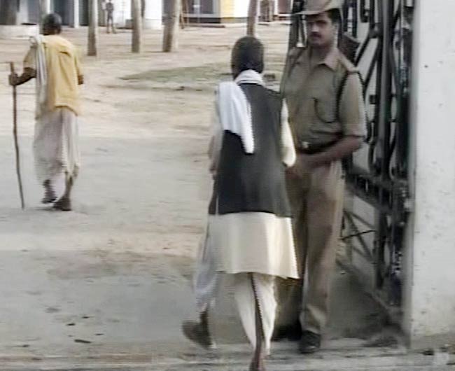 यूपी में शुरू हुआ चुनावी महादंगल