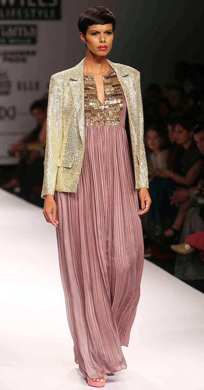 विल्‍स फैशन वीक के चौथे दिन की झलकियां...| फोटो: Day 3