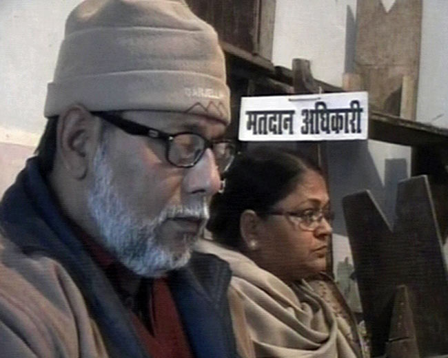 देखिए यूपी में छठे दौर की वोटिंग की तस्वीरें