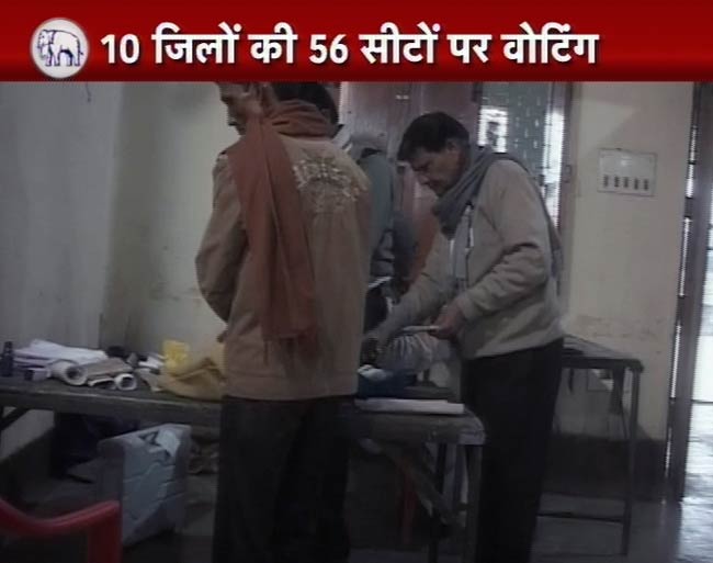 तस्‍वीरों में यूपी के चुनावी महासमर का तीसरा दौर