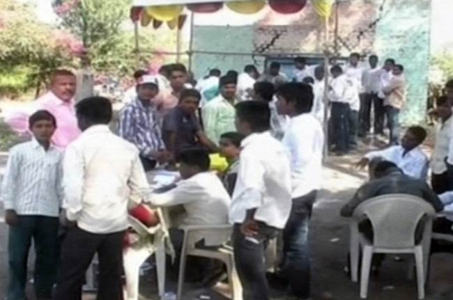 तस्‍वीरों में यूपी के चुनावी महासमर का तीसरा दौर