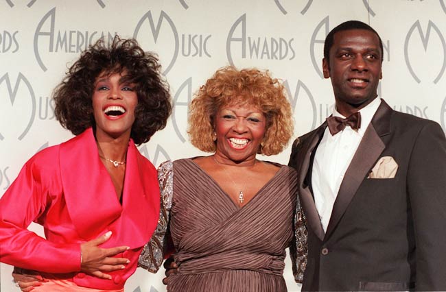 जानें कौन थी पॉप गायिका व्हिटनी एलिजाबेथ ह्यूस्टन