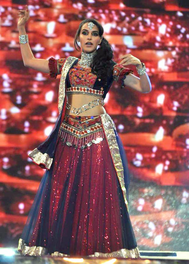 ग्रेट वुमन एचिवर्स अवार्ड में लगा कलाकारों का मेला | हसीनाएं