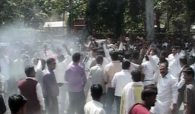 अखिलेश यादव के हाथ यूपी की बागडोर | सपा का युवराज