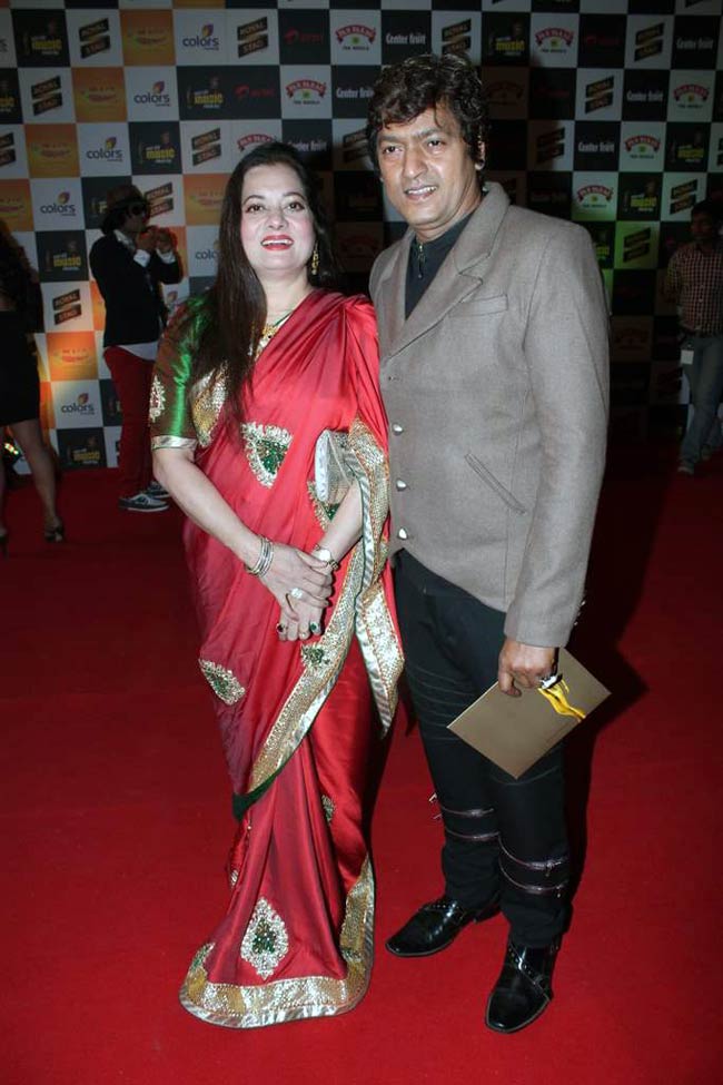 मिर्ची अवार्ड 2012 में ग्लैमर का तड़का | राखी सावंत के ढेरों रूप