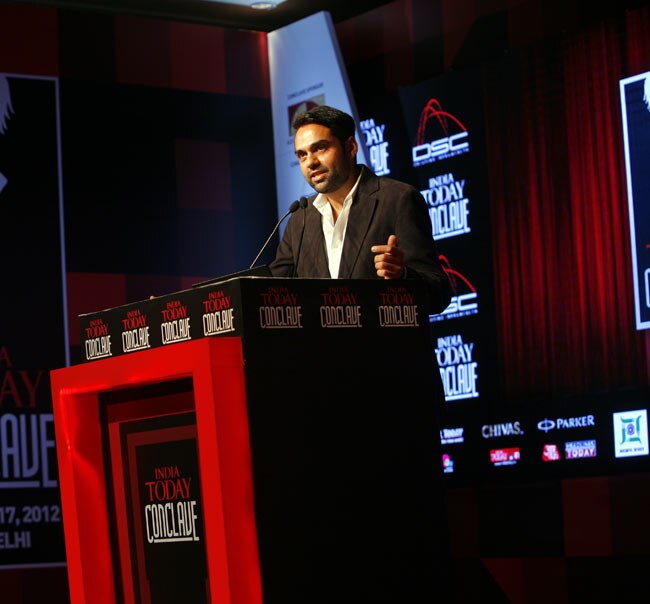 17 मार्च 2012: तस्‍वीरों में देखें दिनभर की बड़ी खबरें