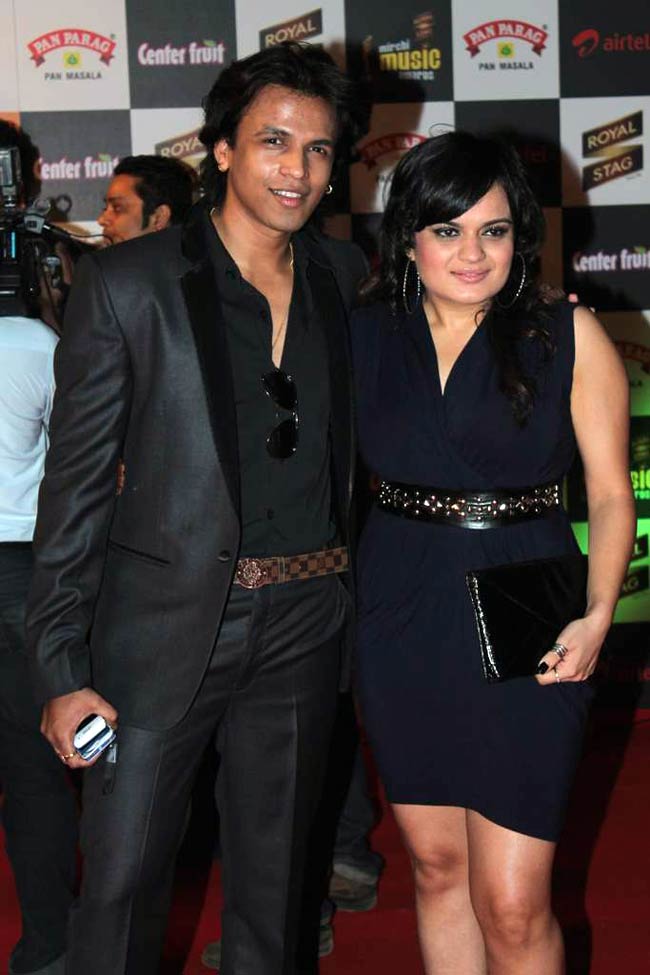 मिर्ची अवार्ड 2012 में ग्लैमर का तड़का | राखी सावंत के ढेरों रूप