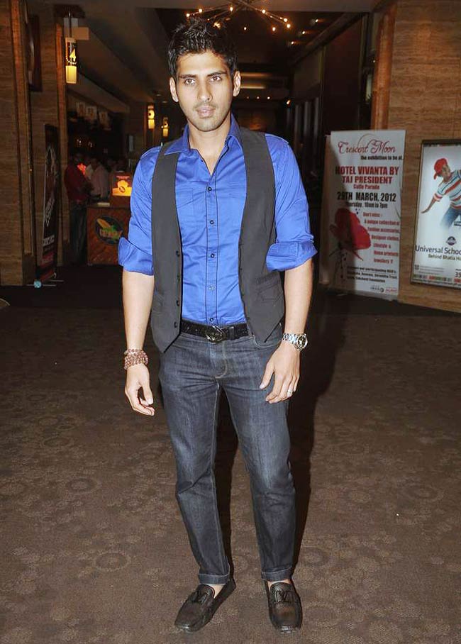 'एजेंट विनोद' के लिए जुटे सितारे  | मुजरा करीना का...