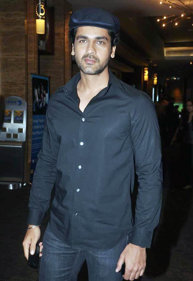 'एजेंट विनोद' के लिए जुटे सितारे  | मुजरा करीना का...