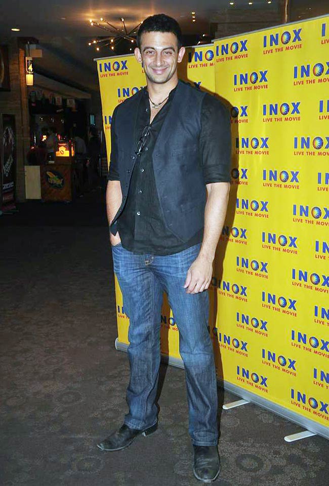 'एजेंट विनोद' के लिए जुटे सितारे  | मुजरा करीना का...