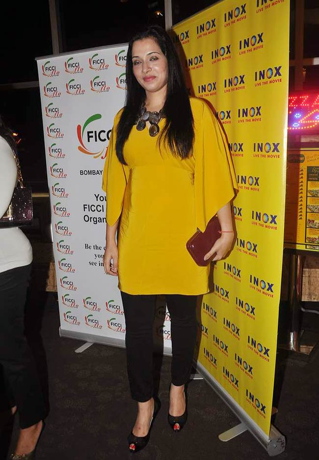 'एजेंट विनोद' के लिए जुटे सितारे  | मुजरा करीना का...