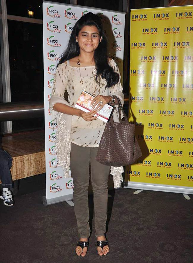 'एजेंट विनोद' के लिए जुटे सितारे  | मुजरा करीना का...