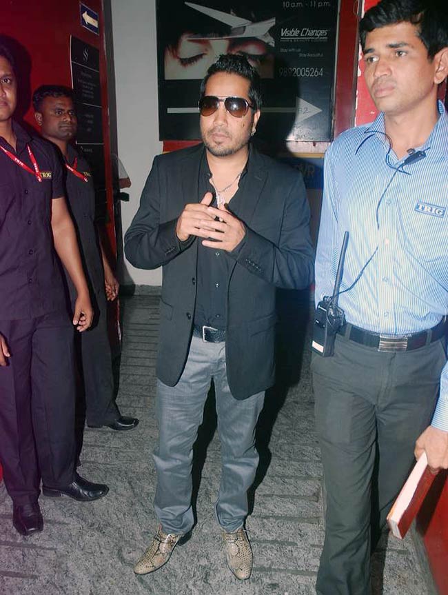 'एजेंट विनोद' के लिए जुटे सितारे  | मुजरा करीना का...