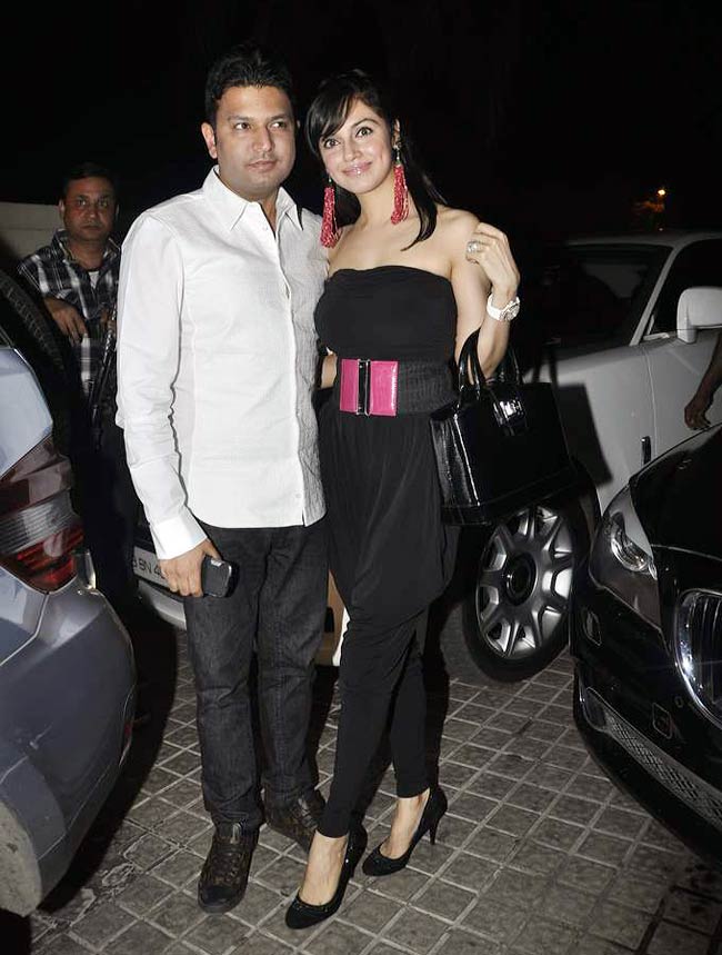 'एजेंट विनोद' के लिए जुटे सितारे  | मुजरा करीना का...