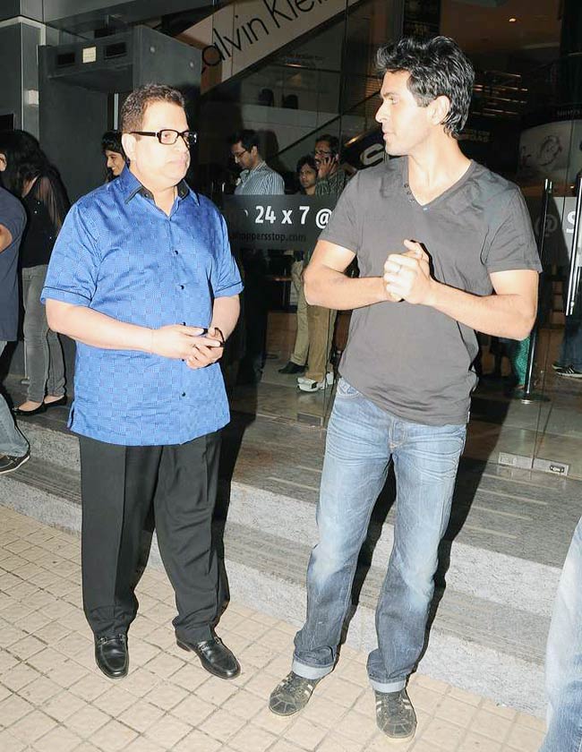 'एजेंट विनोद' के लिए जुटे सितारे  | मुजरा करीना का...