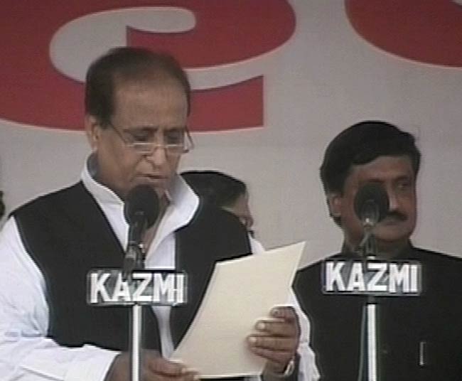 18 मार्च 2012: तस्वीरों में देखें दिनभर की बड़ी खबरें | पढ़ें