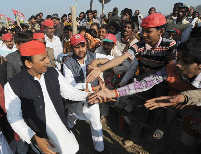 अखिलेश यादव की अनदेखी तस्‍वीरें | युवराजों की जंग