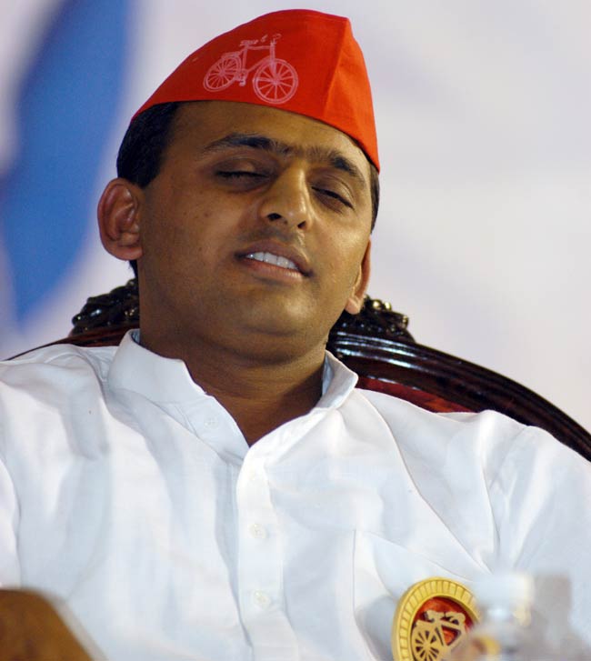 अखिलेश यादव की अनदेखी तस्‍वीरें | युवराजों की जंग