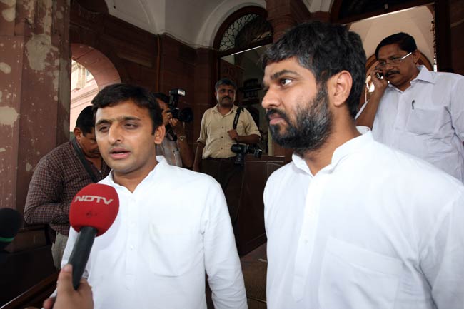 अखिलेश यादव की अनदेखी तस्‍वीरें | युवराजों की जंग