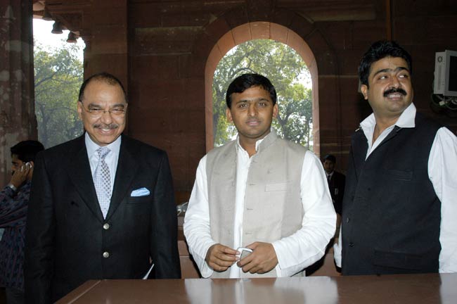 अखिलेश यादव की अनदेखी तस्‍वीरें | युवराजों की जंग