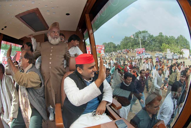 अखिलेश यादव की अनदेखी तस्‍वीरें | युवराजों की जंग