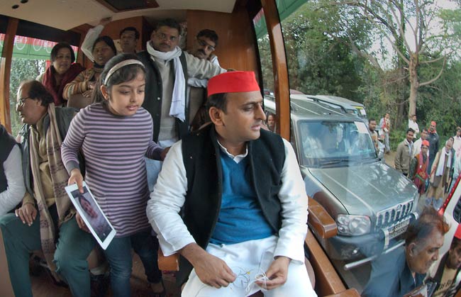 अखिलेश यादव की अनदेखी तस्‍वीरें | युवराजों की जंग