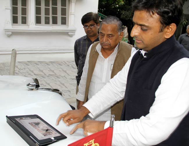 अखिलेश यादव की अनदेखी तस्‍वीरें | युवराजों की जंग