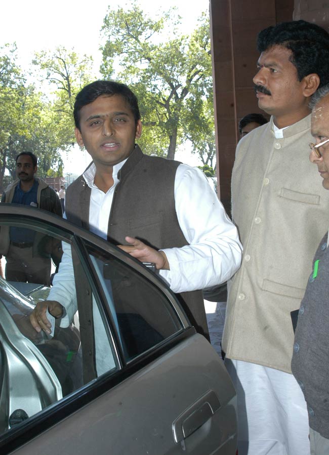 अखिलेश यादव की अनदेखी तस्‍वीरें | युवराजों की जंग