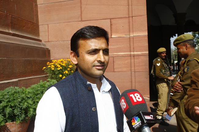 अखिलेश यादव की अनदेखी तस्‍वीरें | युवराजों की जंग