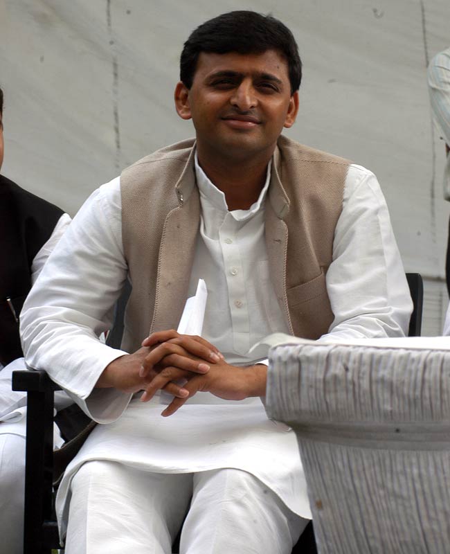 अखिलेश यादव की अनदेखी तस्‍वीरें | युवराजों की जंग