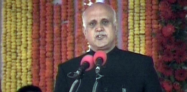 अखिलेश यादव ने ली मुख्‍यमंत्री पद की शपथ | सपा का युवराज