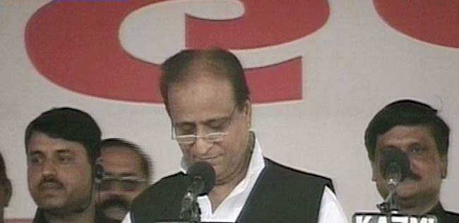 अखिलेश यादव ने ली मुख्‍यमंत्री पद की शपथ | सपा का युवराज