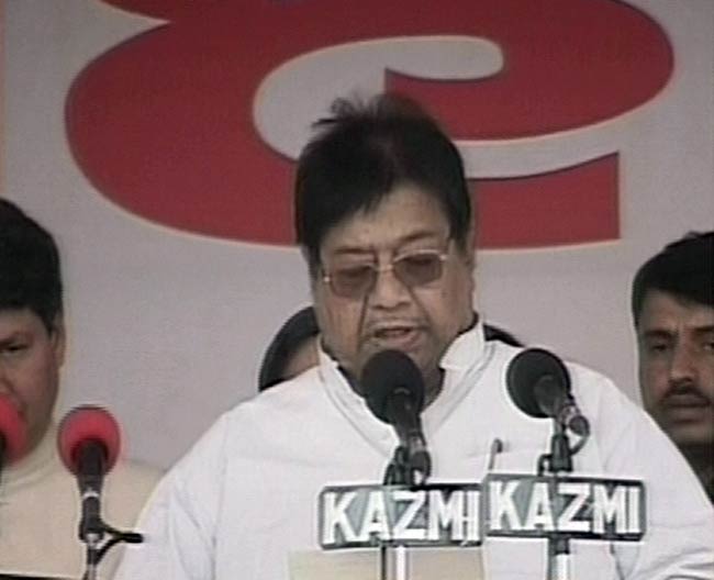 अखिलेश यादव ने ली मुख्‍यमंत्री पद की शपथ | सपा का युवराज