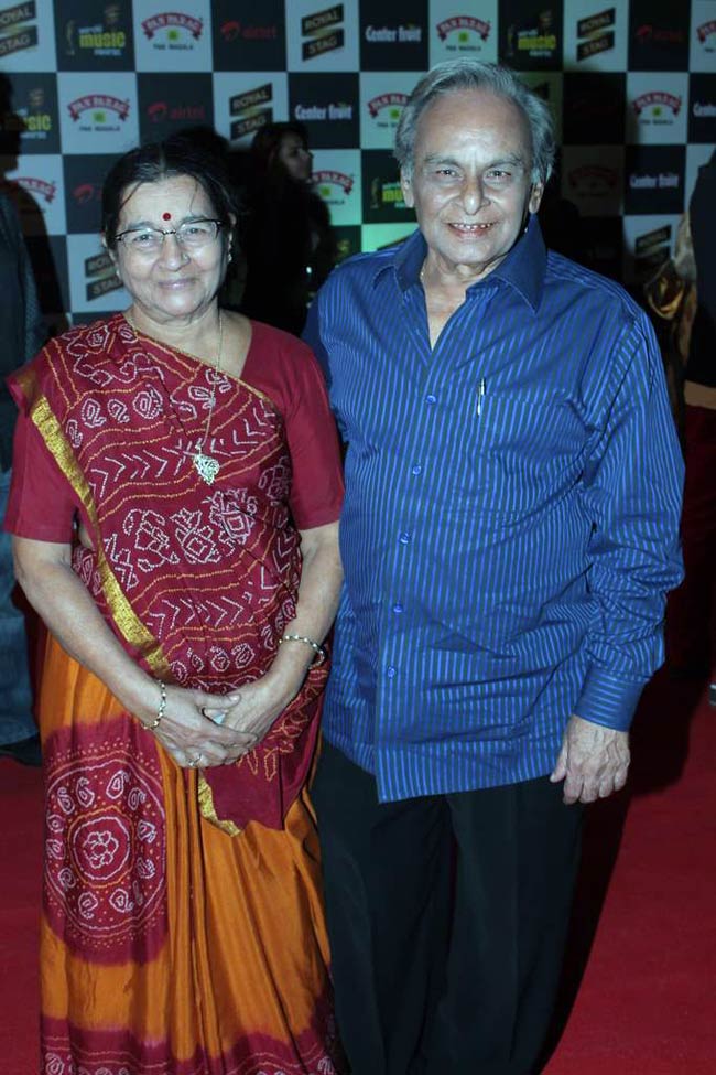 मिर्ची अवार्ड 2012 में ग्लैमर का तड़का | राखी सावंत के ढेरों रूप